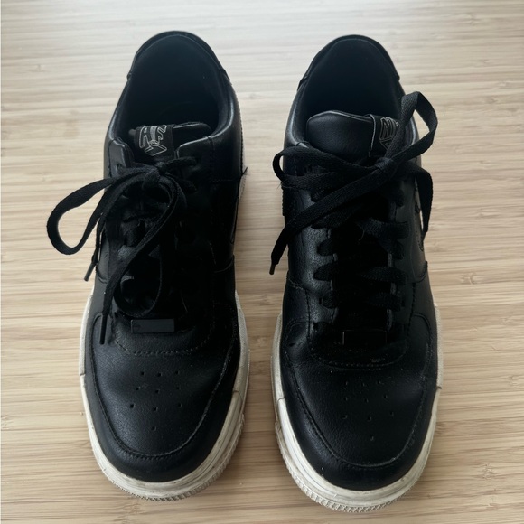 Womens Nike Air Force black leather sneakers size 8 - Picture 2 of 4